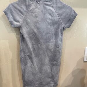 lululemon athletica Gray Short Sleeve Tee